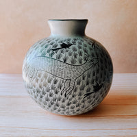 Gris round vase