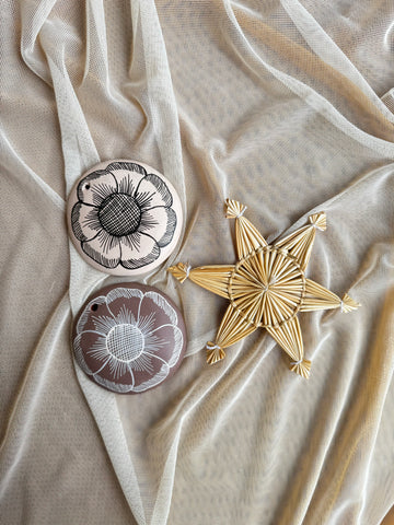 Rustic Flor Ornament Set [clay disc & popotillo star]