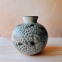 Gris round vase