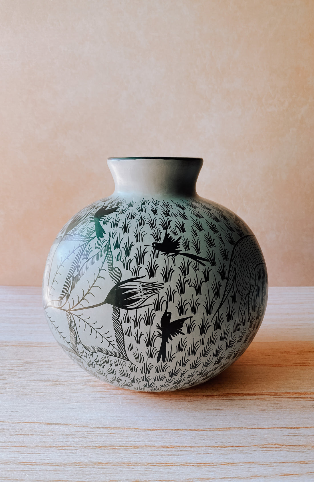 Gris round vase